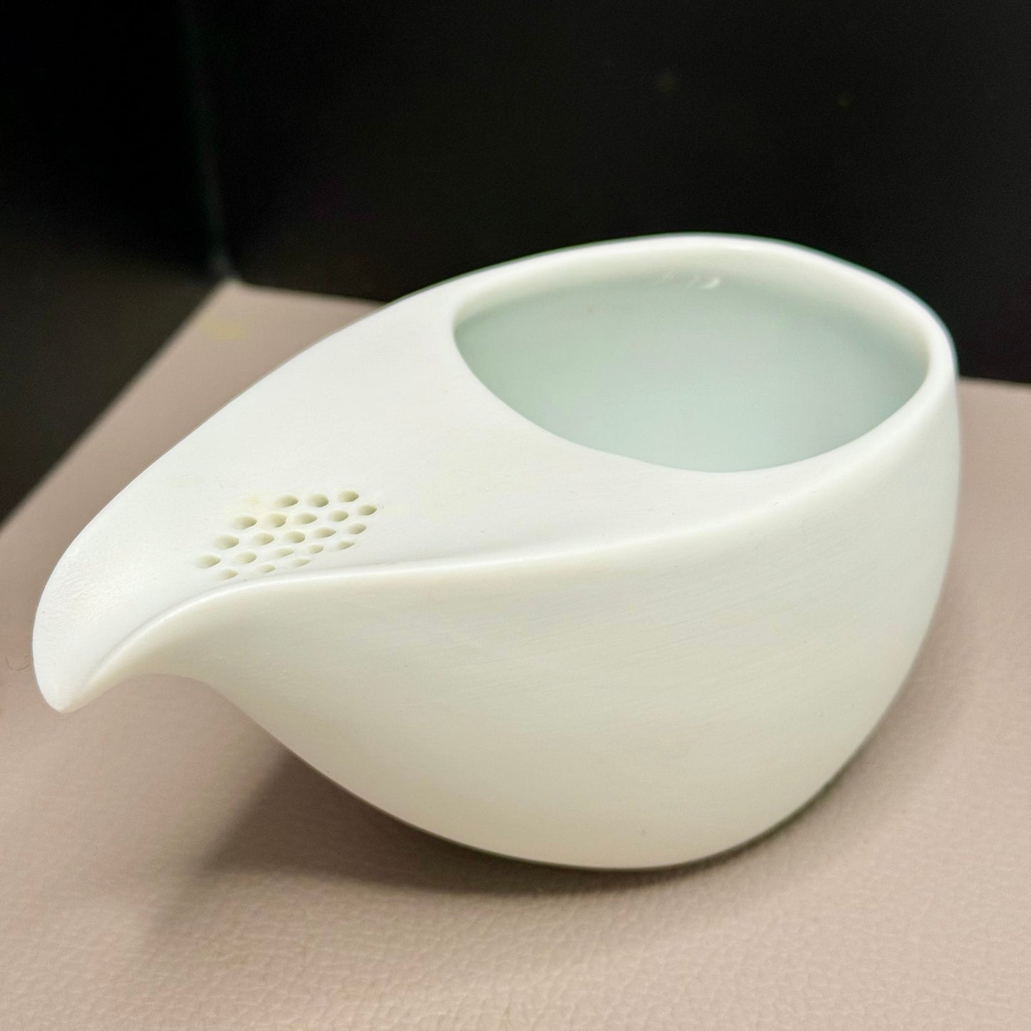 Hitoshizuku Pot (White, Banko-yaki)